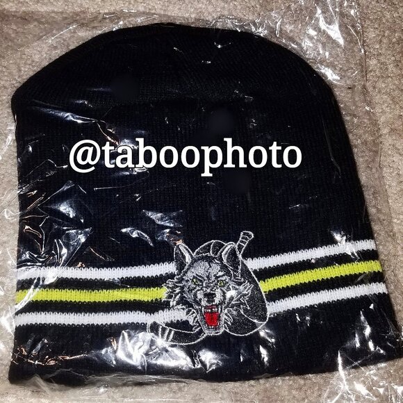 Chicago Wolves Hockey Hat Beanie Caps Black One Size - Picture 1 of 4